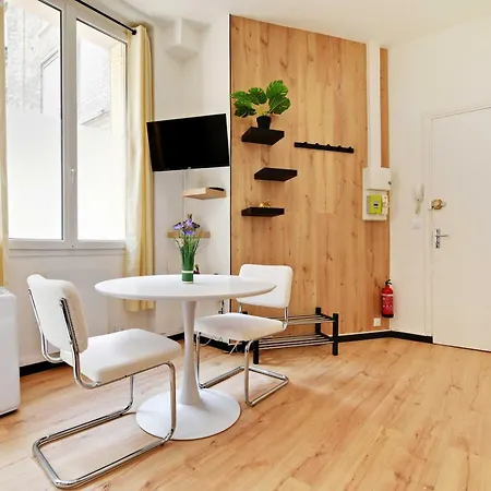 Peaceful - 2p - Buttes-chaumont With Ac